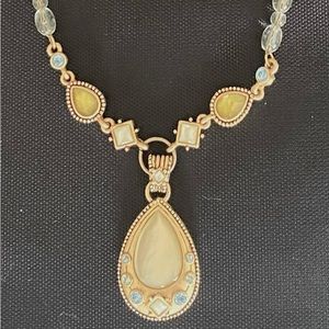 1928 Gold Tone Vintage Stone Accent Necklace